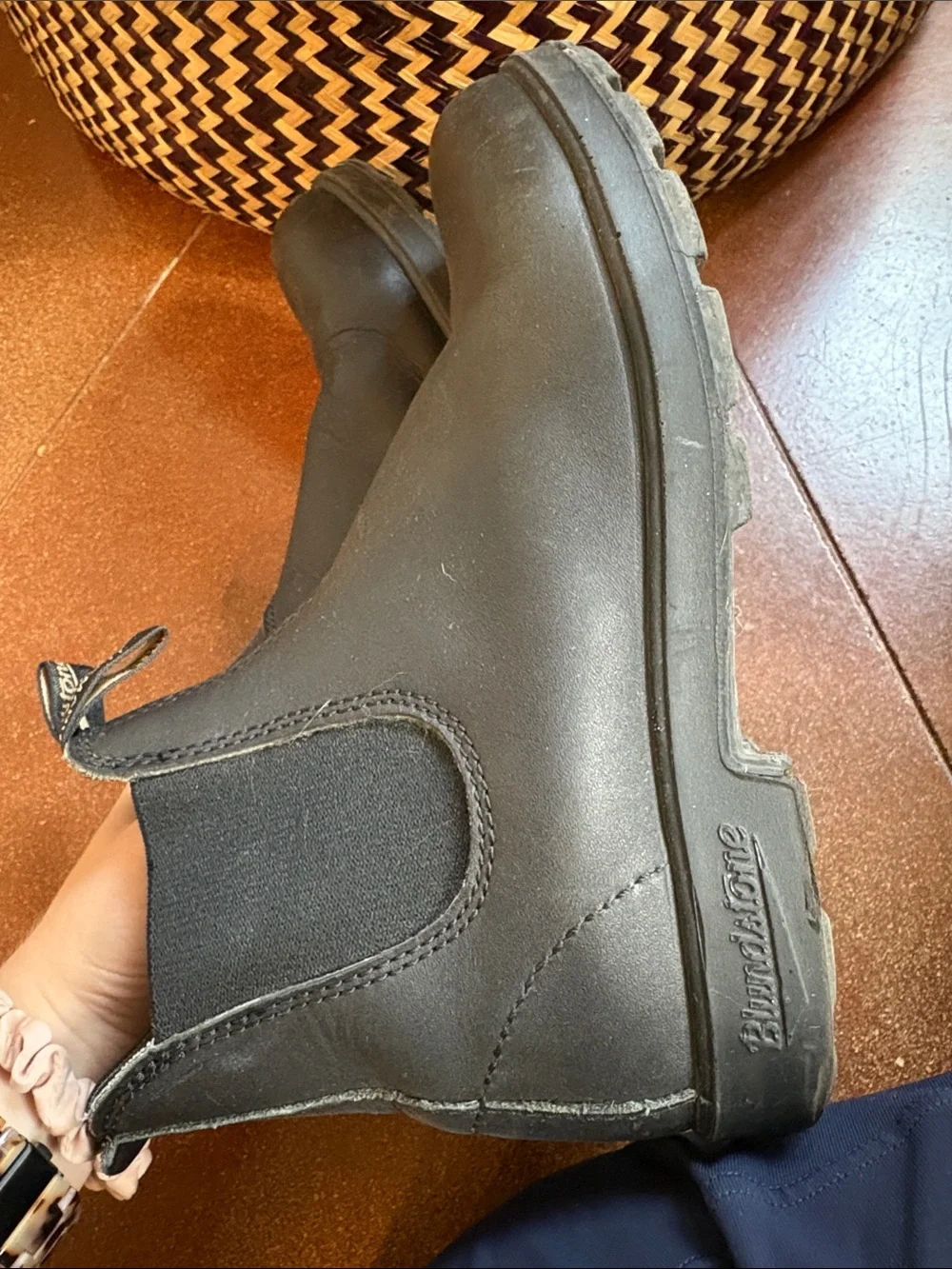 Blundstone Brown Leather Chelsea Boots with Black Elastic (Need to be resoled)